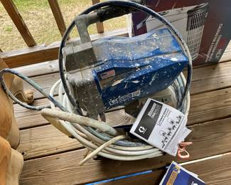 paint sprayer (has all the attachments)