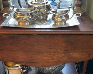 Beautiful Vintage Tea Cart