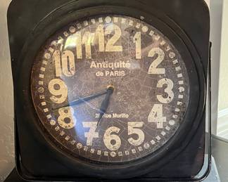 Antiquite de Paris Clock 