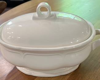 Mikasa French Countryside Covered Casserole 