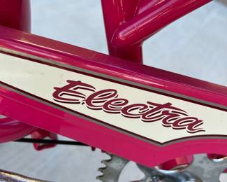 Electra Bike w Basket, Cup Holder and Bell