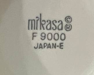 Mikasa China: 8 DP, 9 SP, 9 Bowls, 9 C&S, 1 Serv Bowl, S&P, C&S, 2-pc Gravy, 2-Butter