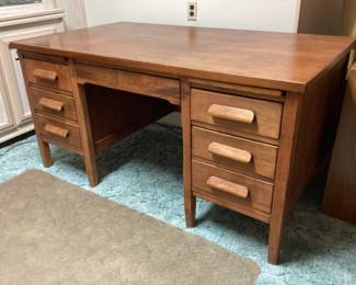 Antique oak desk

Available for presale