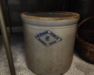 The Pittsburgh Pottery Co. 5 Diamond Brand