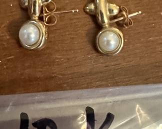 10 karat earrings