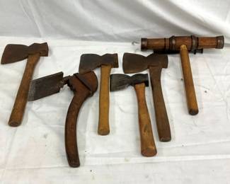 COLLECTION EARLY HATCHETS