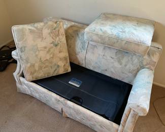 Laz-Z-Boy hide a bed couch Twin. Approximately 48”. Never slept on. $125 or best offer. Will go today to one lucky person. 