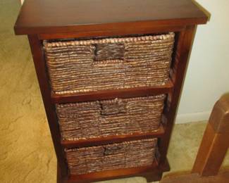 CABINET WITH BASKETYS