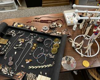 Lots of fun jewelry to choose from
