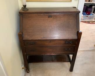 OAK ANTIQUE DESK