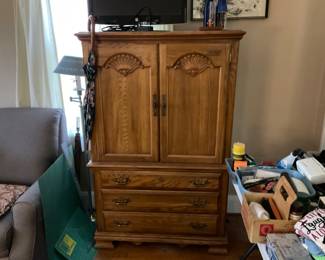 ENTERTAINMENT CABINET