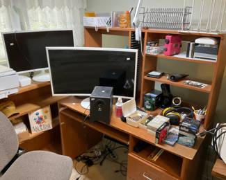 LOTS OF COMPUTER ITEMS