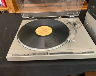 PIONEER TURN TABLE