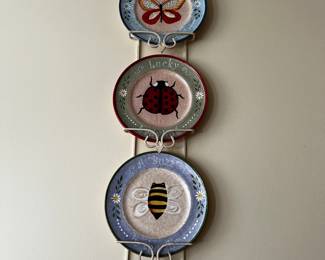 KITCHEN DECORATIVE PLATES AND RACK