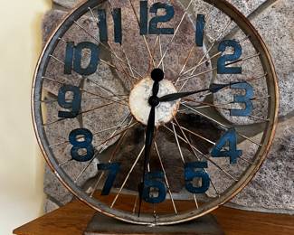 INDUSTRIAL STYLE METAL CLOCK