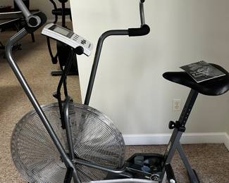 SCHWINN AIRDYNE EXERCIZE BIKE