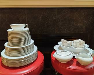 Noritake Derry China - Full Set for 6 - Dinner Plates, Salad Plates, Bread Plates, Saucers, Cups