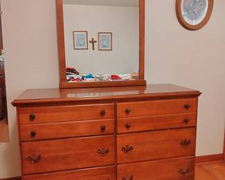6 Drawer Mirrored Dresser (2 of 4 piece bedroom set)