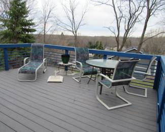 Outdoor deck furnishings--the whole group is one lot!!