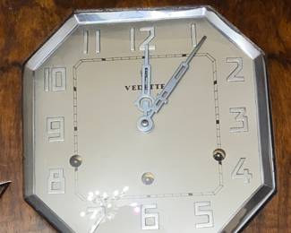 Vedette Clock