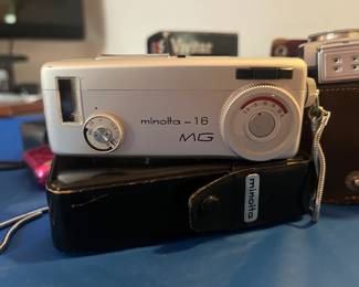 Minolta 16 MG Subminiature Film Camera with MG Flash with Case 