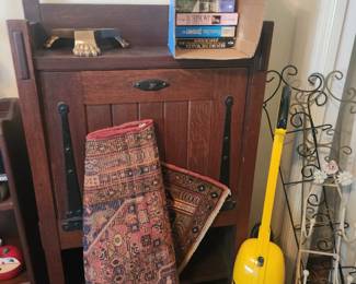 Antique desk, rugs, plate hangers
