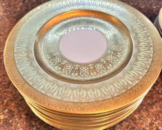 Hutschenreuther Gold encrusted dinner plates -8