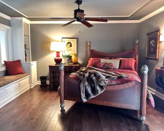 Mahogany Queen Size Bed / Decor