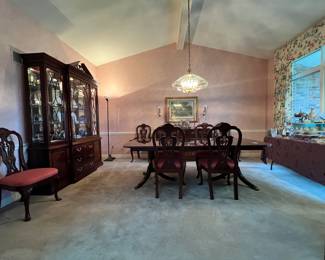 Beautful dining room furniture 