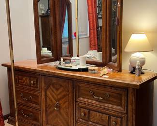 DRESSERS AND MIRRORS