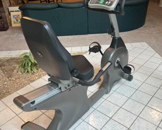 VISION FITNESS HRT R2250 RECUMBANT BIKE 