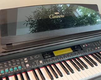 YAMAHA CLAVINOVA ELECTRIC  PIANO