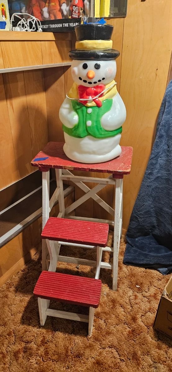 Kettering Estate Sale Vintage & Mid Century starts on 4/11/2024