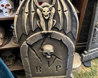 witches halloween gargoyles goblin skeleton  skull 