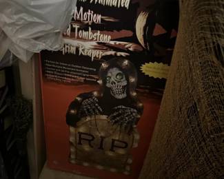 witches halloween gargoyles goblin skeleton  skull 