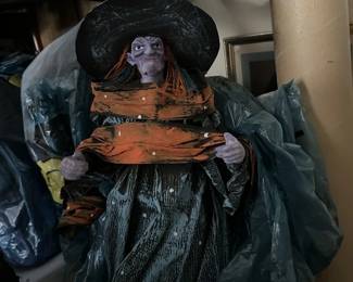 witches halloween gargoyles goblin skeleton  skull 