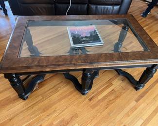Here is the matching coffee table. 