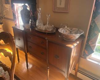 Nice vintage sideboard. 