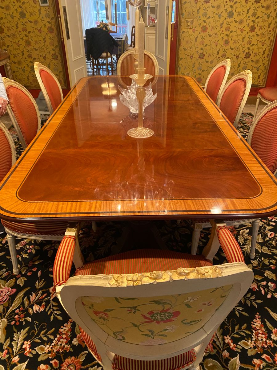 STUNNING BAKER DINING TABLE AND 10 BAKER CHAIRS