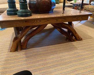 GORGEOUS RUSTIC WOOD COFFEE TABLE