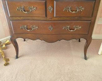 BAKER BEDROOM FURNITURE INCLUDING WARDROBE, 2 NIGHTSTANDS, AND CHEST ON LEGS