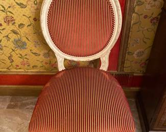 STUNNING BAKER DINING TABLE AND 10 BAKER CHAIRS