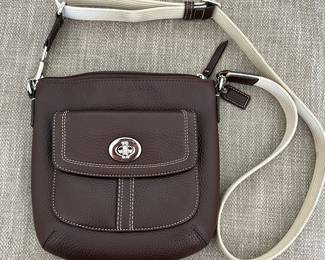 Coach crossbody (to be authenticated)