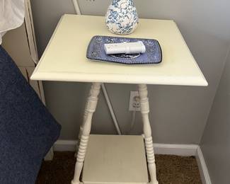 Vintage spindle leg side table