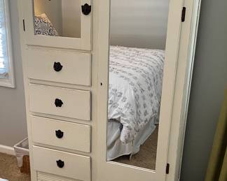 Refinished wardrobe with mirror (antique white)