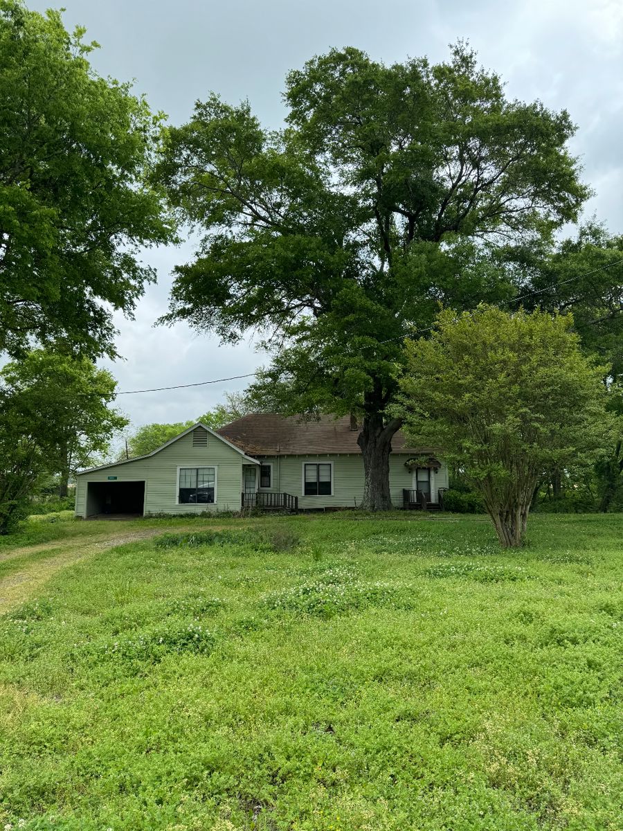 Gilliam Farmhouse Estate Sale starts on 4/12/2024