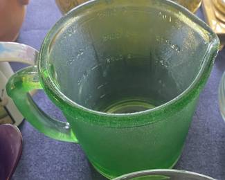 Green Depression Measuring Cup