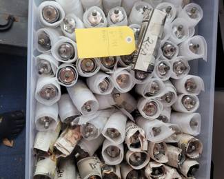 Lot of 24 tubes