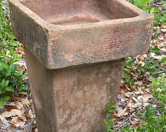 Classic garden clay stand and pot. Great for fountain.