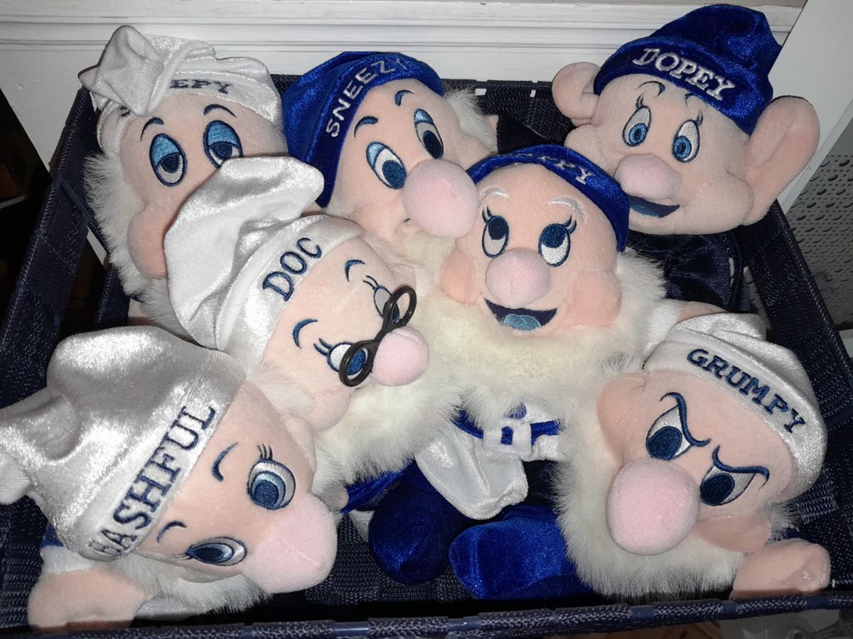 Disney Vintage 7 Dwarf Plush Set